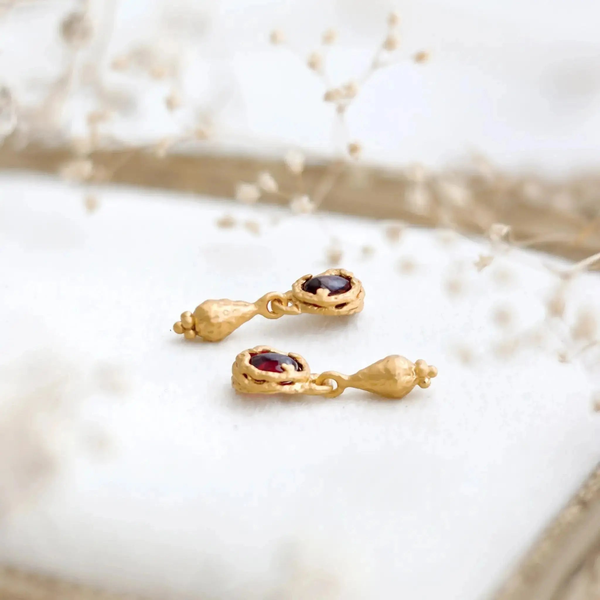 Akhilanda's Embrace • Stud Earrings Ananda Soul