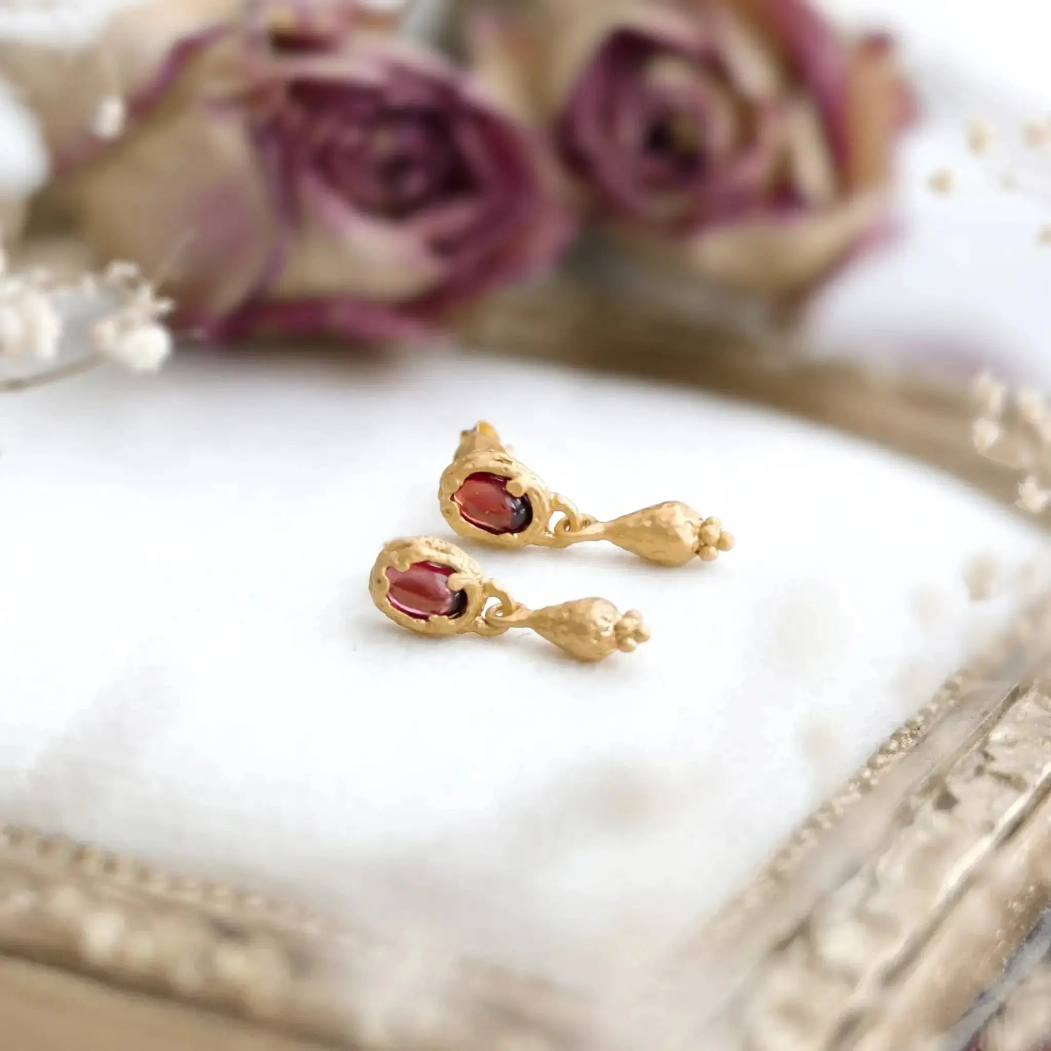 Akhilanda's Embrace • Stud Earrings Ananda Soul