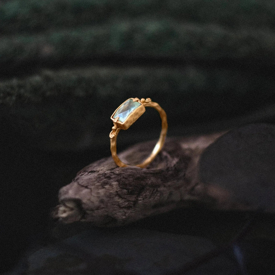 Resting Heart • Ring