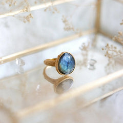 From Darkness to Light Ring • Labradorite Ananda Soul