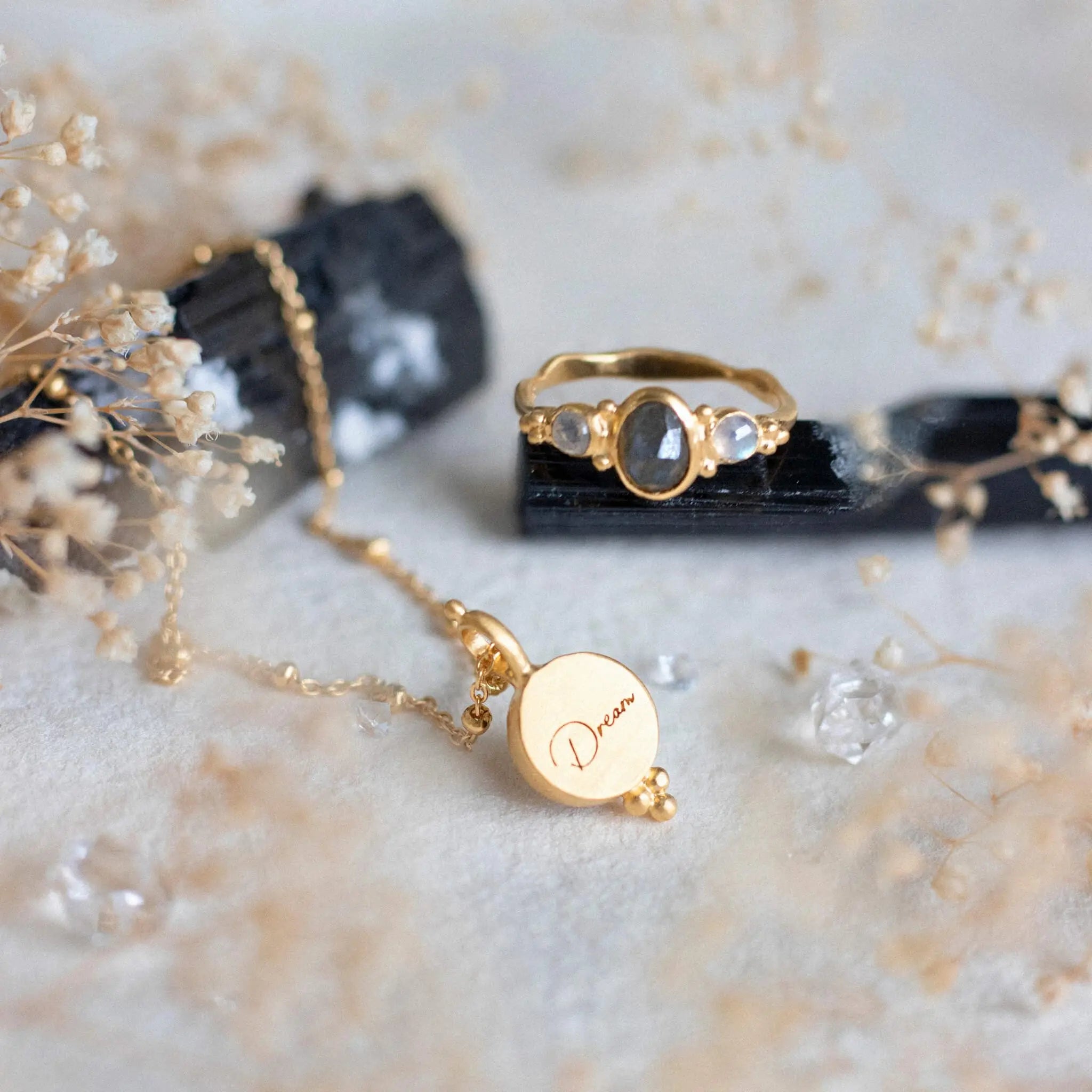 Manifest Your Dreams • Ring Ananda Soul