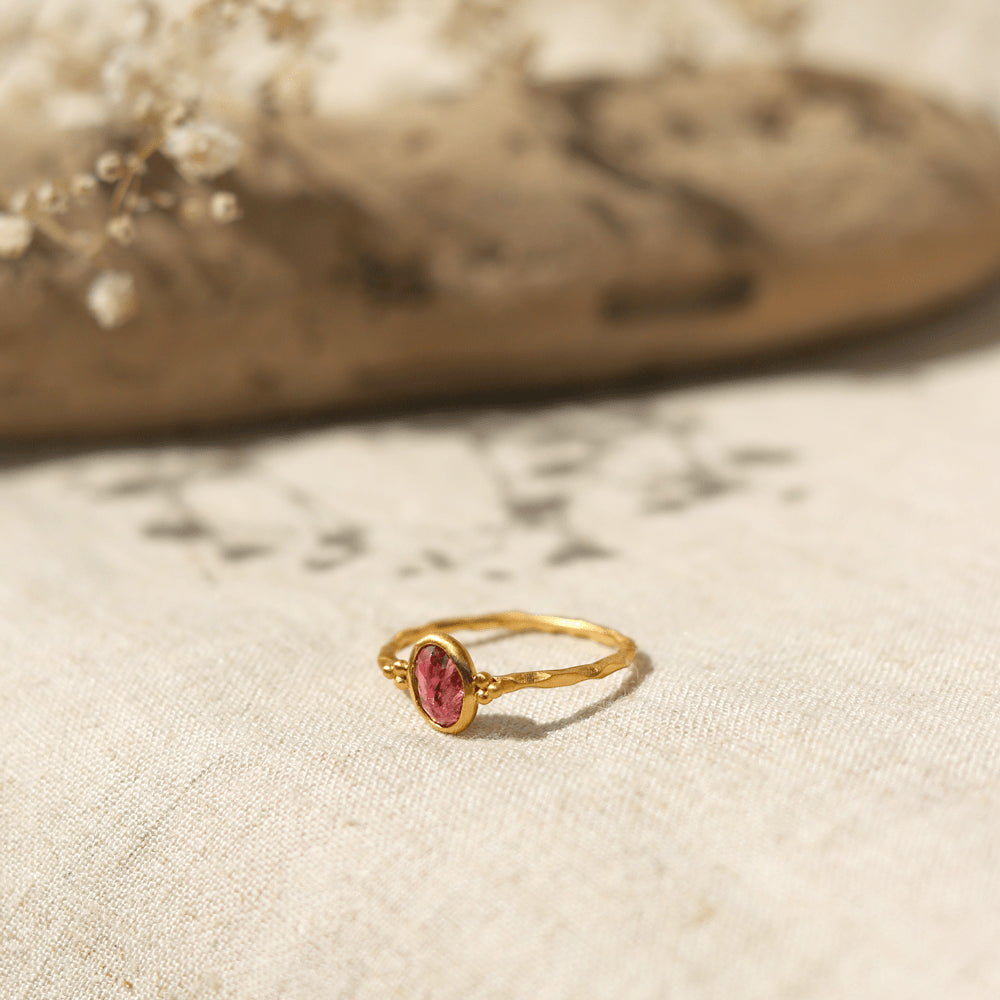 Gentle heart ring